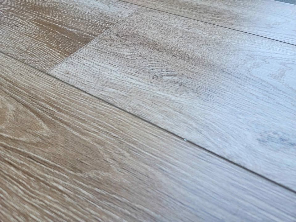 Smithcliffs "Brockton" 10mm Laminate Flooring ($2.99/sqft) 100% Waterproof Super Durable 7.7"x48", photo 1