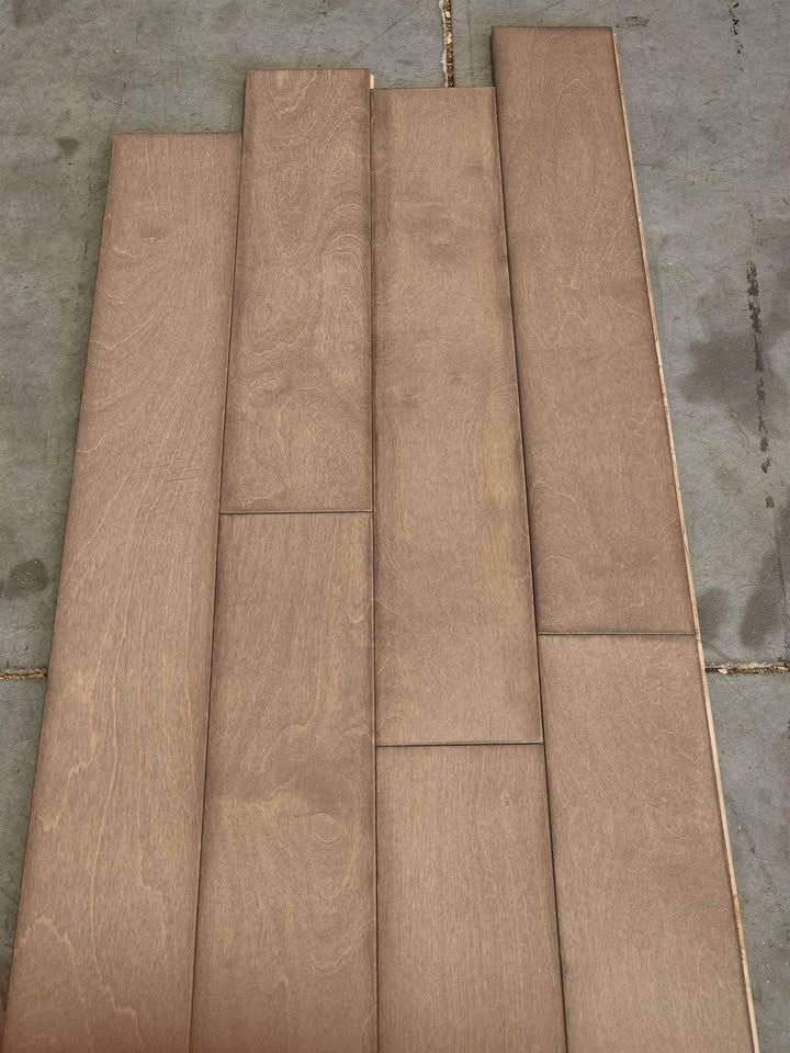 Mohawk - Birch - Engineered Antiqued Hardwood Flooring - 1/2 inch - 5in Wide Plank, photo 3