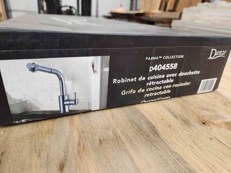Danze Pull-Out Kitchen Faucet D404558 Chrome NEW, photo 2