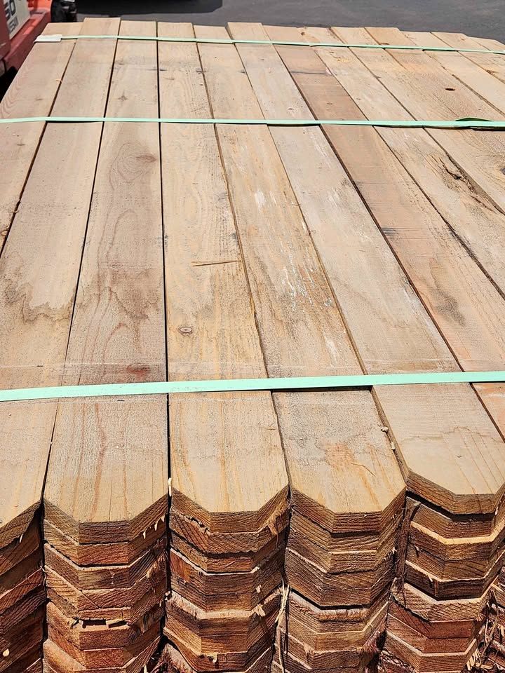 ($1.85/picket) 1x4 6ft Redwood Dog-Eared Fence Pickets - 3/4" x 3-1/2" x 6' True, photo 1
