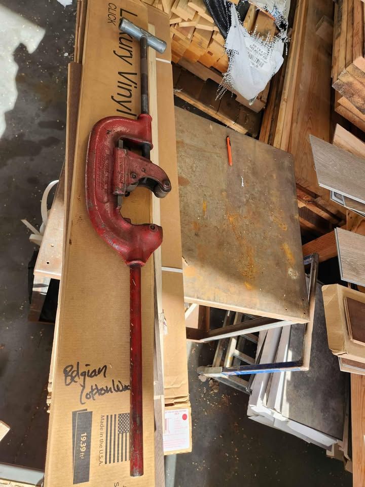 Ridgid Heavy Duty Pipe & Tube Cutter - Cuts 2in-4in, photo 4