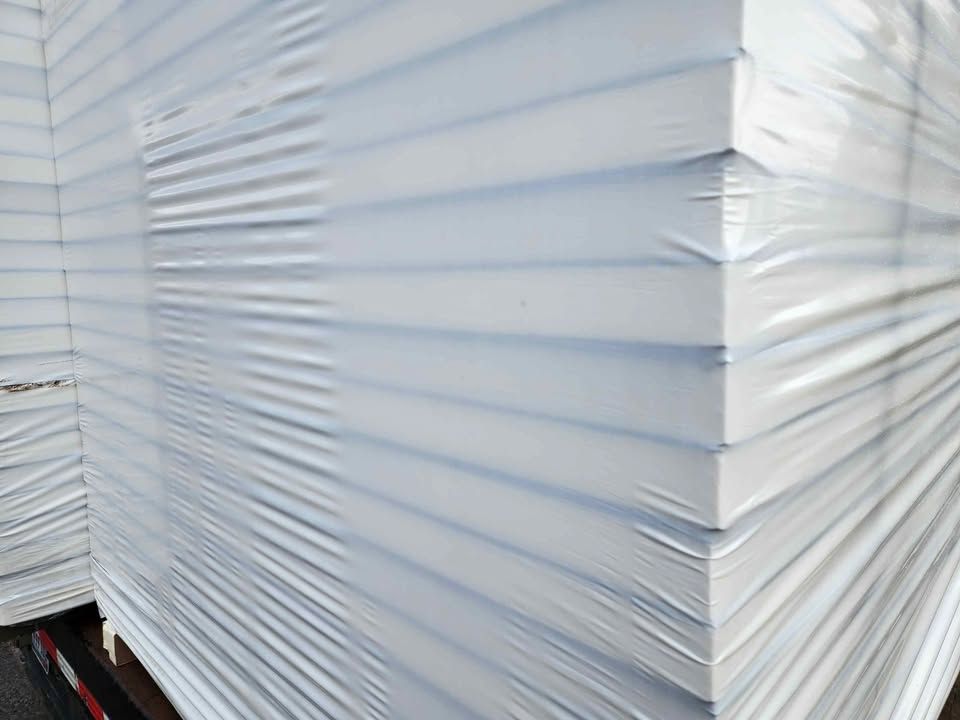 2in 4x4 Polyiso Rigid Foam Board Insulation - Fiberglass Reinforced Paper Faced, photo 1