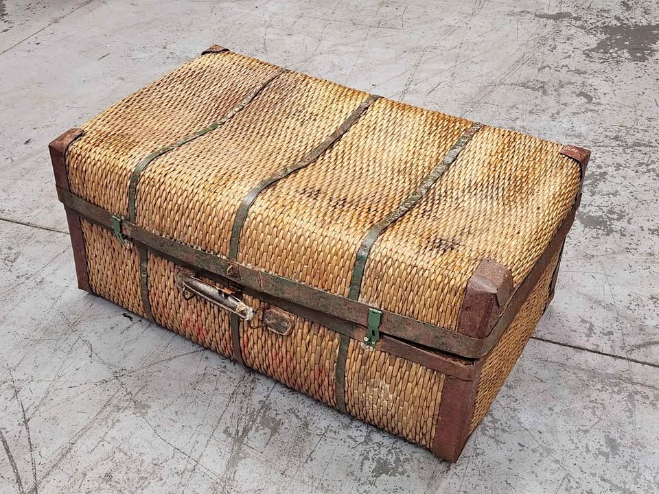Vintage Rustic Suitcase Travel Chest Trunk Decor, photo 1