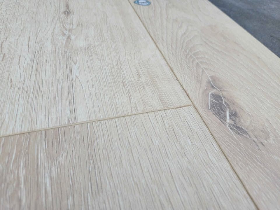 Smithcliffs 10mm Laminate Flooring ($2.99/sqft) 100% Waterproof 7.7"x48" Plank - Lanston Oak, photo 3