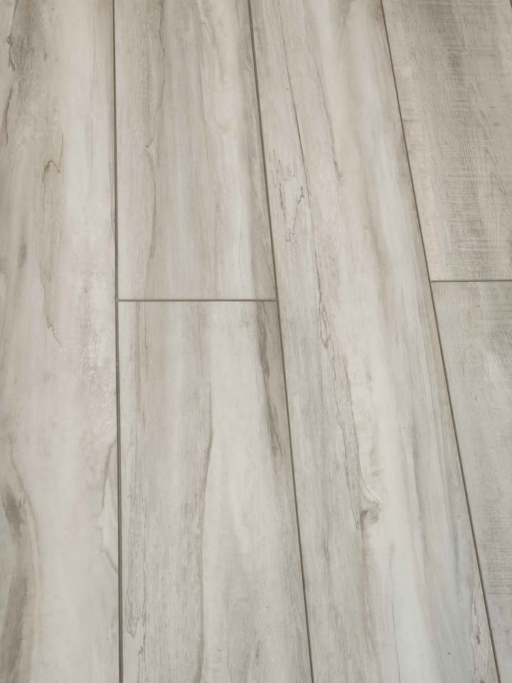 "Iced Chardonnay" ($2.95/sqft) Mohawk Founder’s Trace - 7″x48″ 6mm/20mil LVP – Waterproof Flooring, photo 4