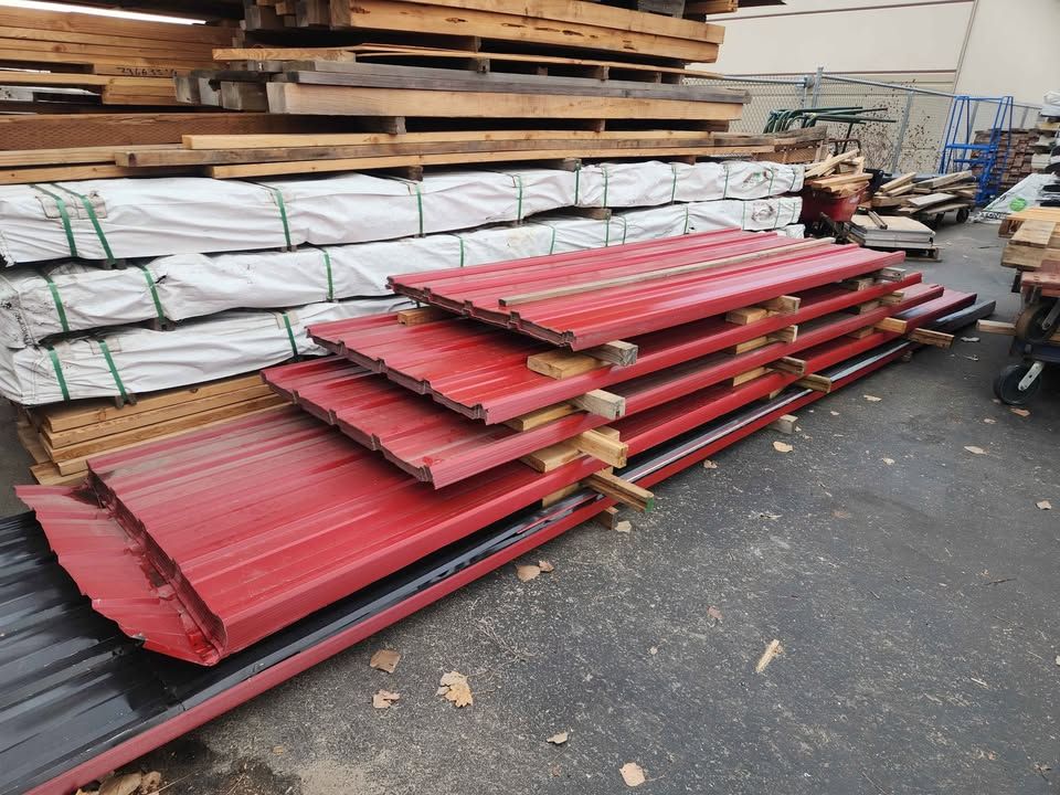 Red Metal Roofing Panels - 16ft & 20ft ($3.75/ft), photo 2