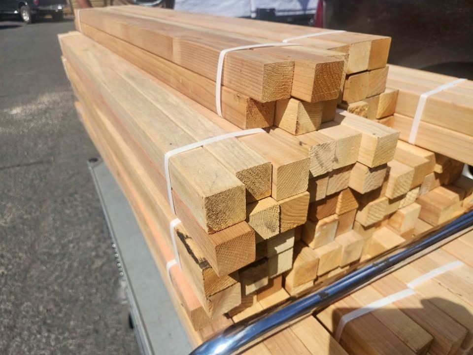 ($4.50ea) 2x2x4 Cedar Railing Project Woodworking - bundle of 6 ($27), photo 1