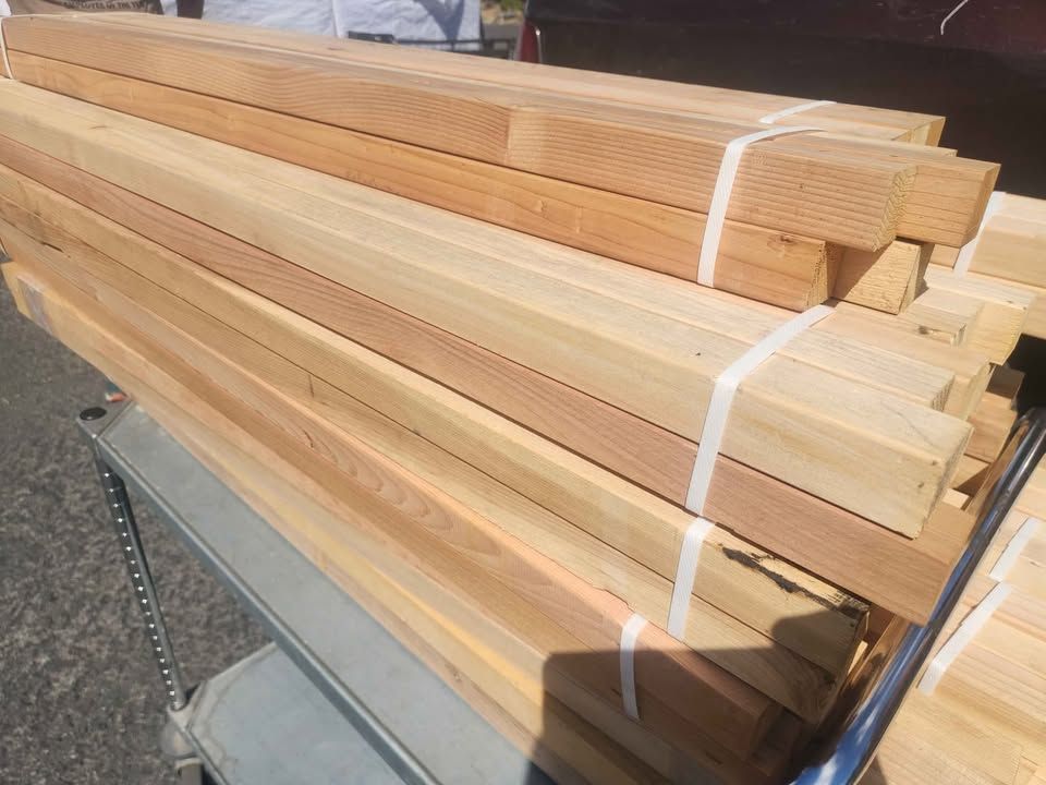 ($4.50ea) 2x2x4 Cedar Railing Project Woodworking - bundle of 6 ($27), photo 2