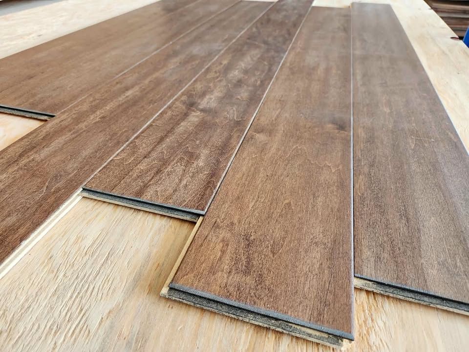 Mohawk "Mocha Maple" 1/2 inch Engineered Hardwood Flooring - 5in Wide Plank., photo 1