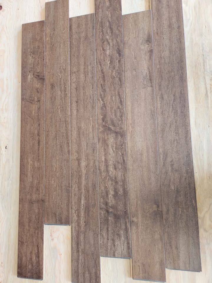 Mohawk "Mocha Maple" 1/2 inch Engineered Hardwood Flooring - 5in Wide Plank., photo 4
