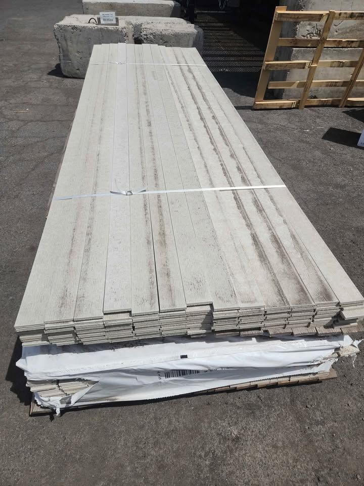 7/16" x 3-1/2" x 12' Hardie Trim Cement Board - Rustic Grade - Board and Batten, photo 3