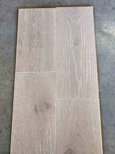 Mohawk "Compass Oak" 5/8 inch Tongue & Groove Engineered Hardwood Flooring - 7in Wide Plank.