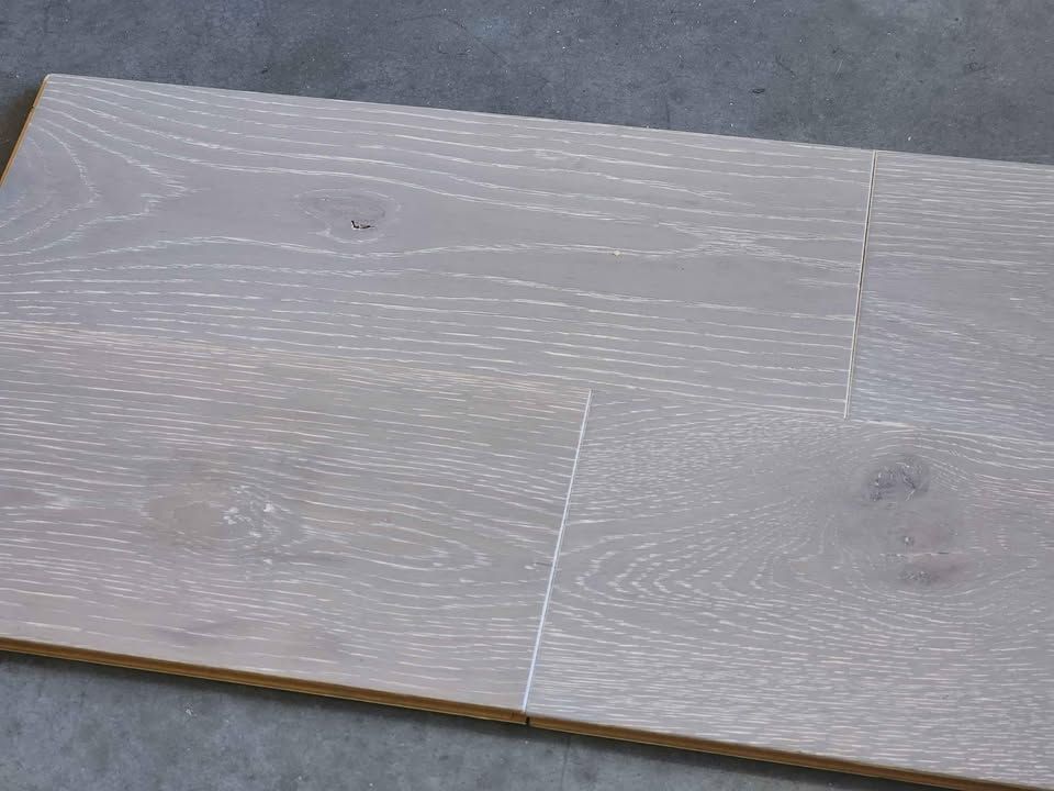 Mohawk "Compass Oak" 5/8 inch Tongue & Groove Engineered Hardwood Flooring - 7in Wide Plank., photo 2