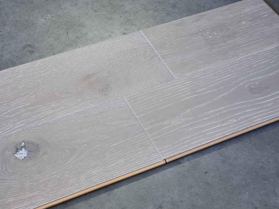 Mohawk "Compass Oak" 5/8 inch Tongue & Groove Engineered Hardwood Flooring - 7in Wide Plank., photo 3