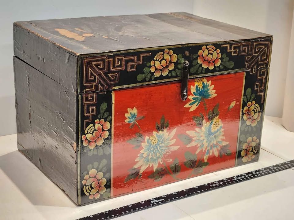 Hand Painted Ornamental Latched Box, photo 2