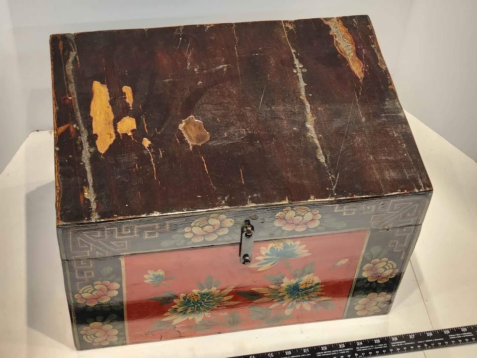 Hand Painted Ornamental Latched Box, photo 3